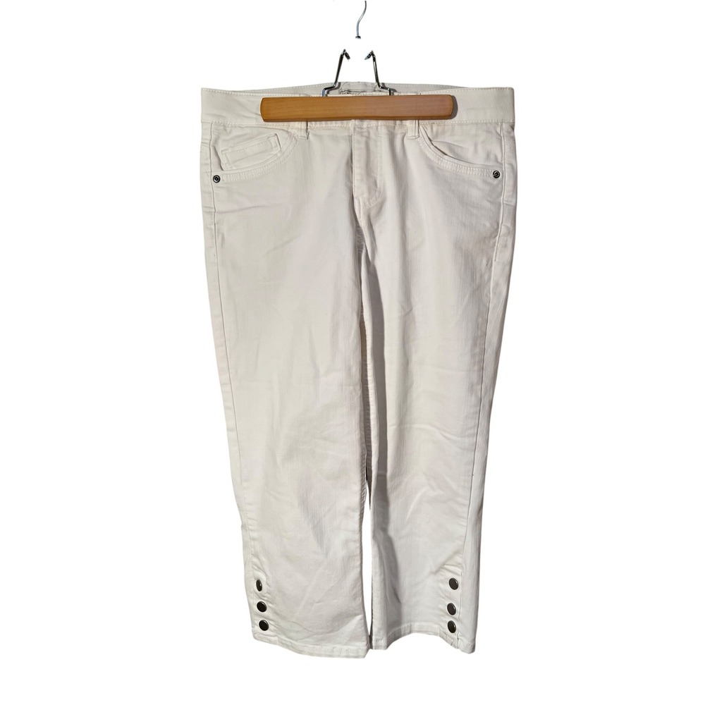 Dana Buchman Women's Size 6 Slimming Capri Pant White Button Hem Stretch Cotton